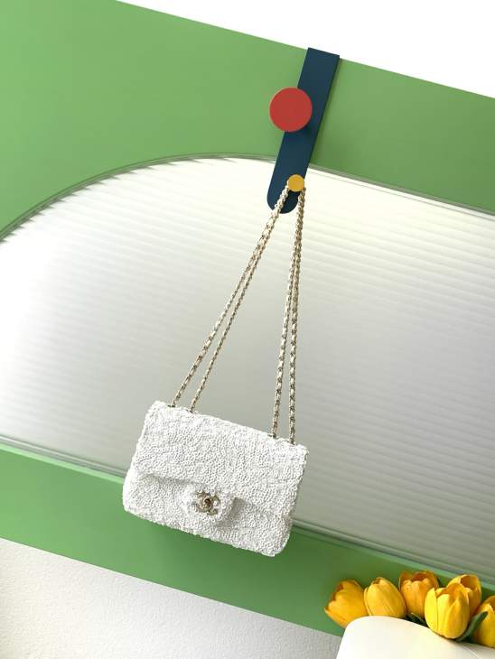 Picture of Chanel Handbags _SKUfw239872325fw